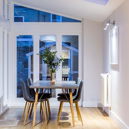 The Modern Classic - Contemporary & Elegant 3Bdr Home Cambridge  Ngoại thất bức ảnh